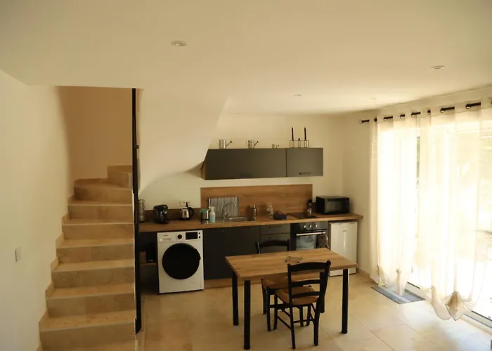 Duplex De Charme Au Coeur De La Provence.