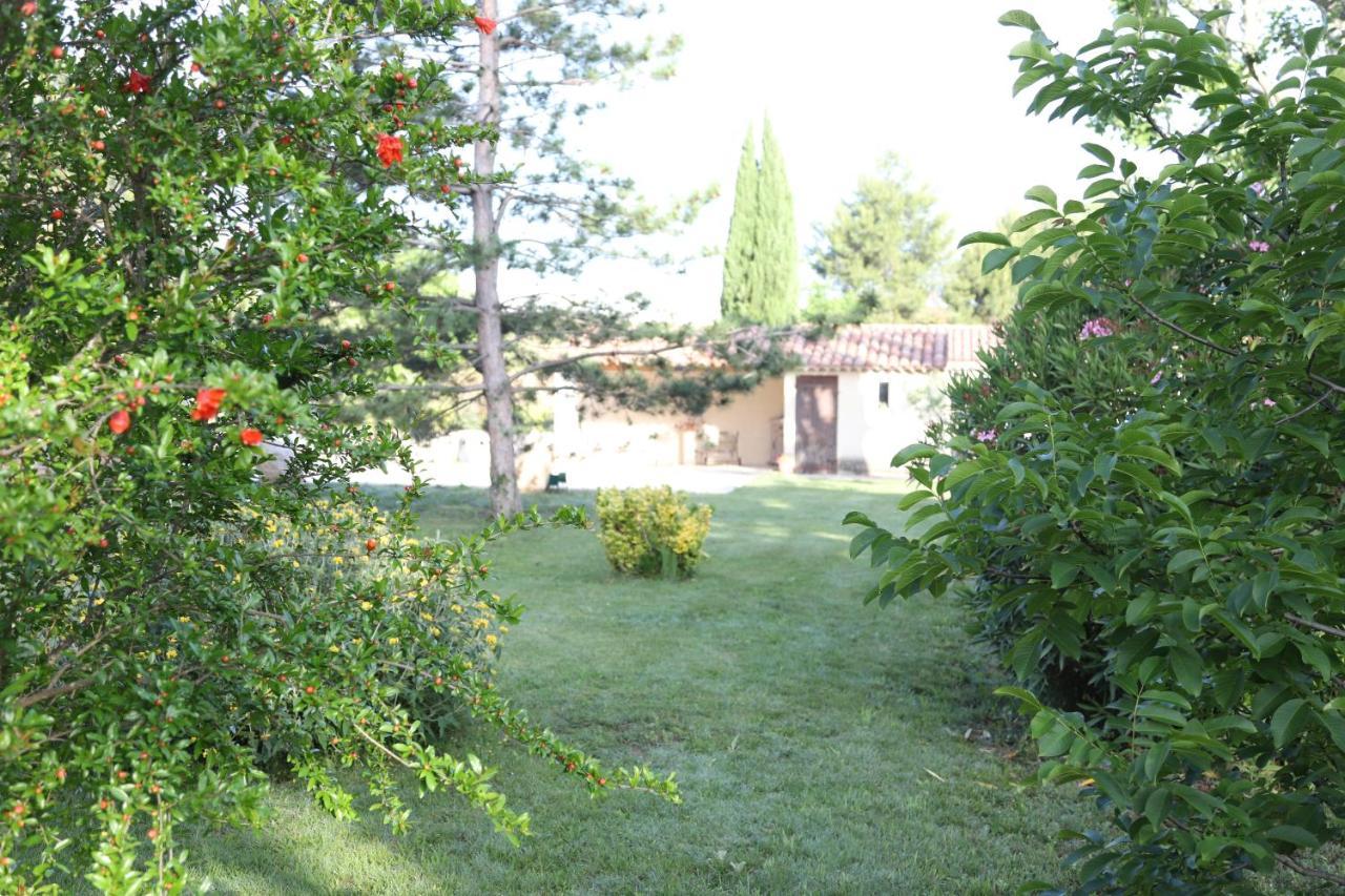 Duplex De Charme Au Coeur De La Provence. *