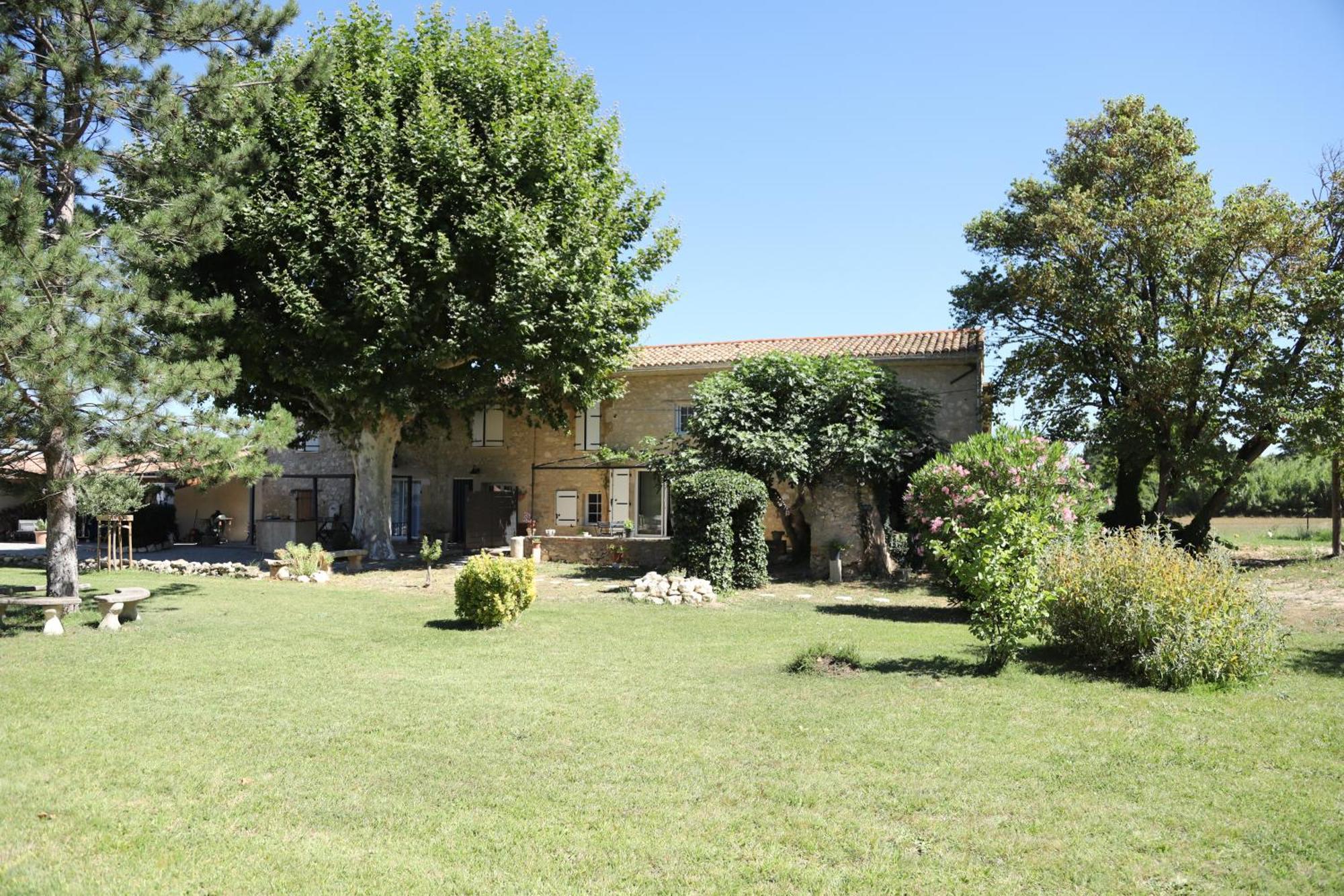 Duplex De Charme Au Coeur De La Provence. Appartamento *